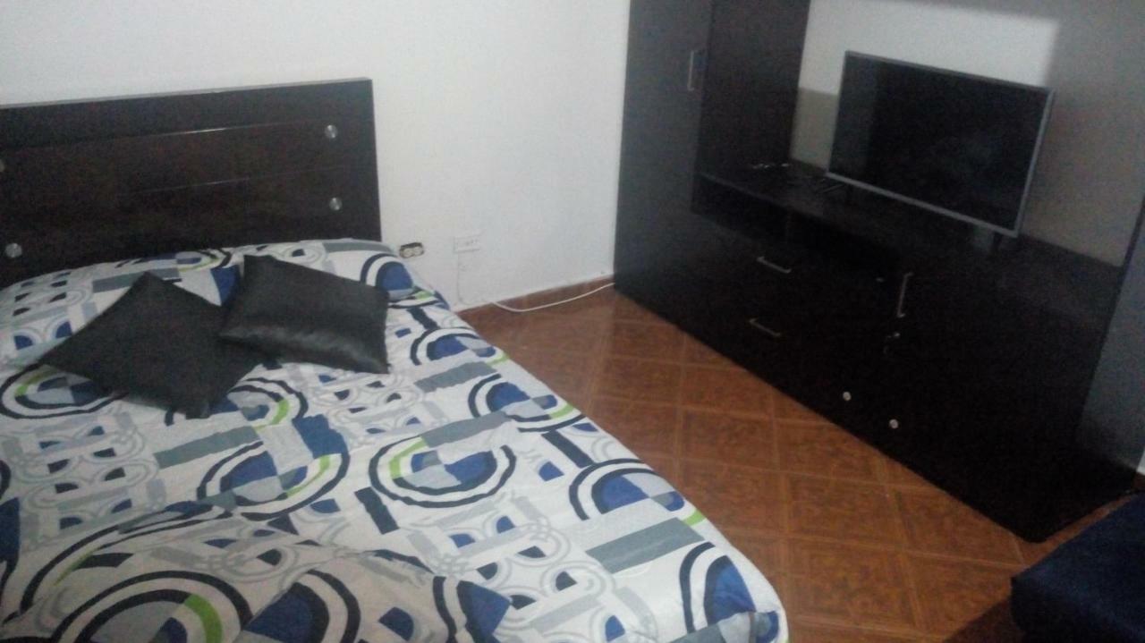 Habitacion Cerca Al Centro Медельїн Екстер'єр фото